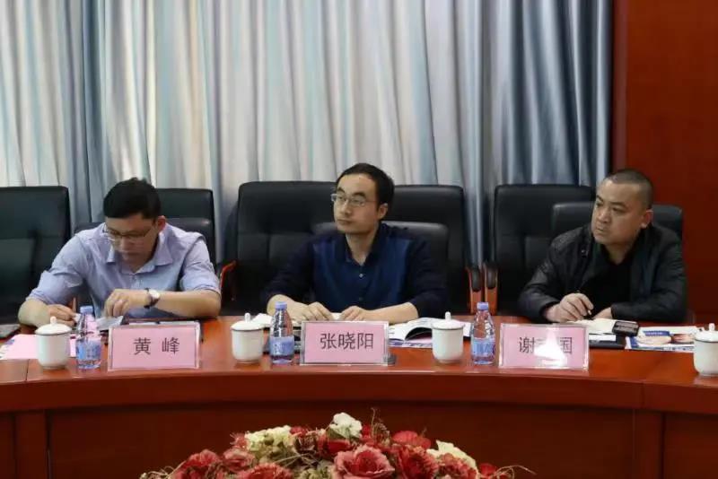 桂林市科學(xué)技術(shù)局局長張曉陽蒞臨桂林南藥調(diào)研指導(dǎo)工作 桂林市科學(xué)技術(shù)局局長張曉陽蒞臨桂林南藥調(diào)研指導(dǎo)工作