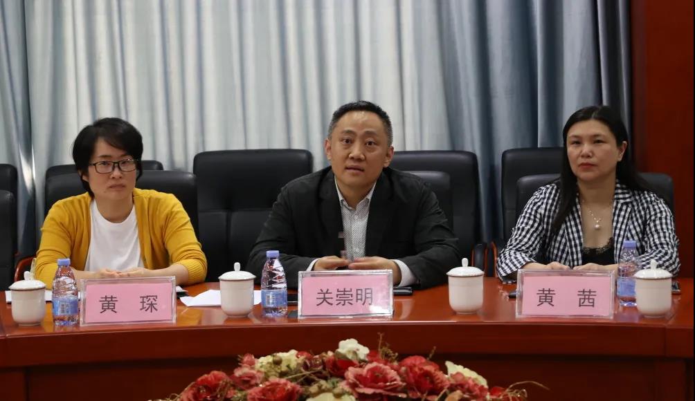 人民銀行領(lǐng)導(dǎo)一行蒞臨桂林南藥調(diào)研指導(dǎo)工作 人民銀行領(lǐng)導(dǎo)一行蒞臨桂林南藥調(diào)研指導(dǎo)工作